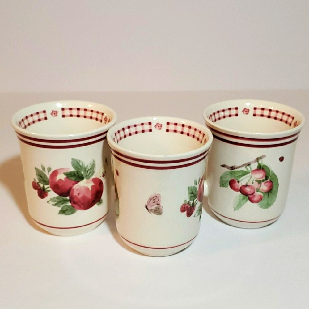 Pfaltzgraff Delicious Tea/Coffee Cups retired